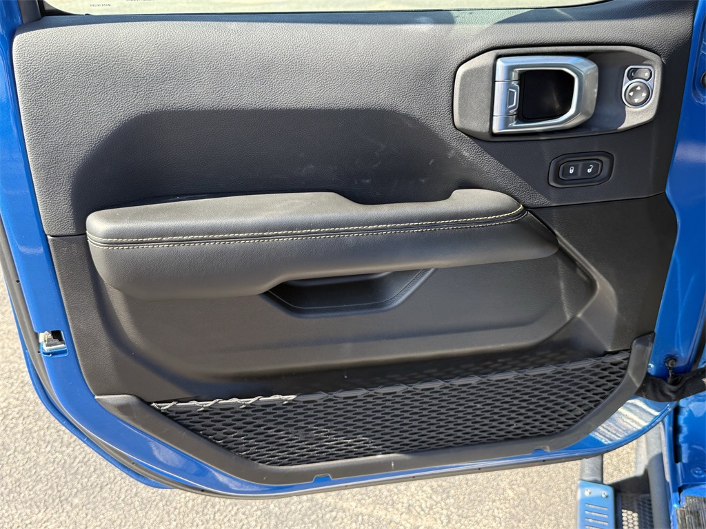 2024 Jeep Wrangler Sahara 4xe - 9