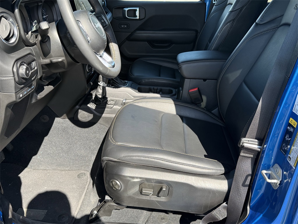 2024 Jeep Wrangler Sahara 4xe - 11