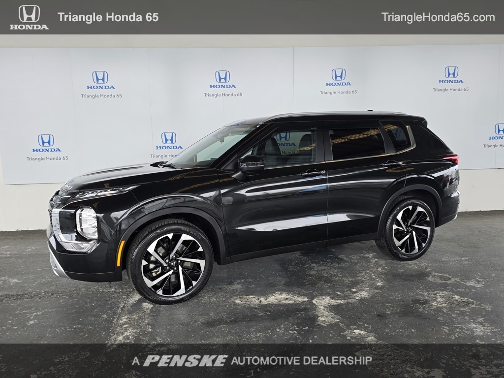 Thumbnail: 2024 Mitsubishi Outlander - 1