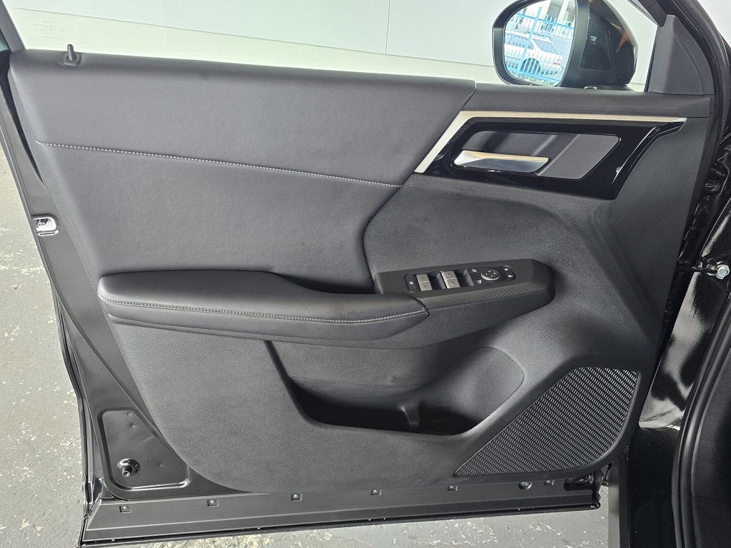 Thumbnail: 2024 Mitsubishi Outlander - 22