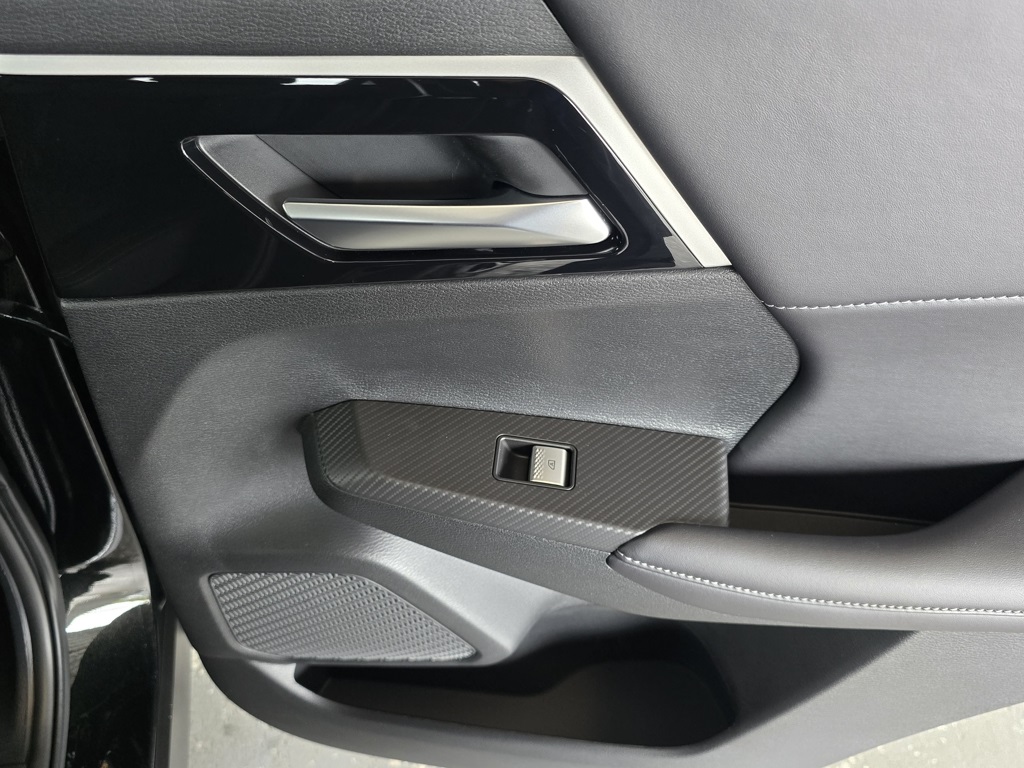 Thumbnail: 2024 Mitsubishi Outlander - 28