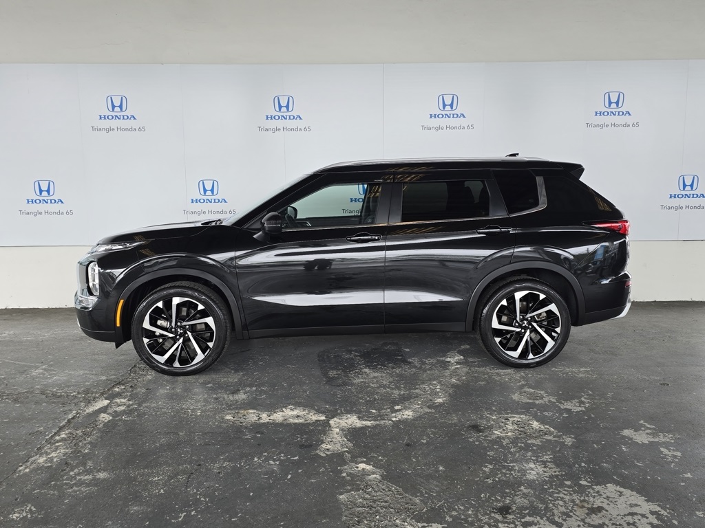 Thumbnail: 2024 Mitsubishi Outlander - 3