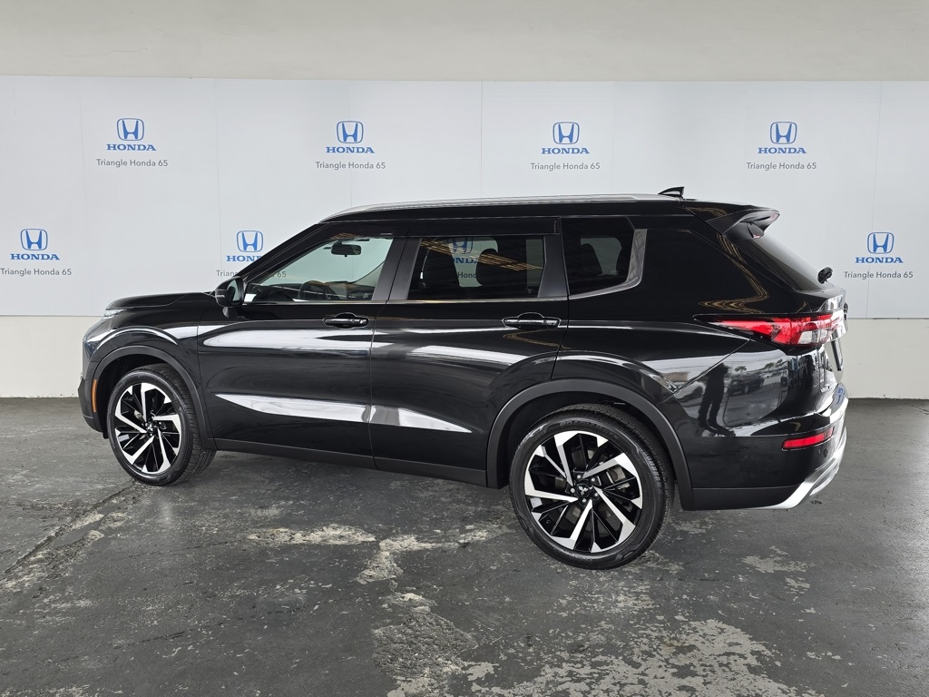 Thumbnail: 2024 Mitsubishi Outlander - 4