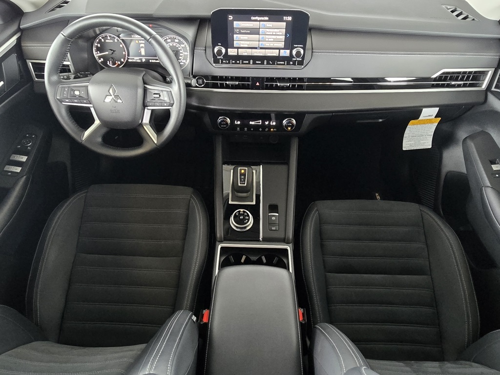 Thumbnail: 2024 Mitsubishi Outlander - 8