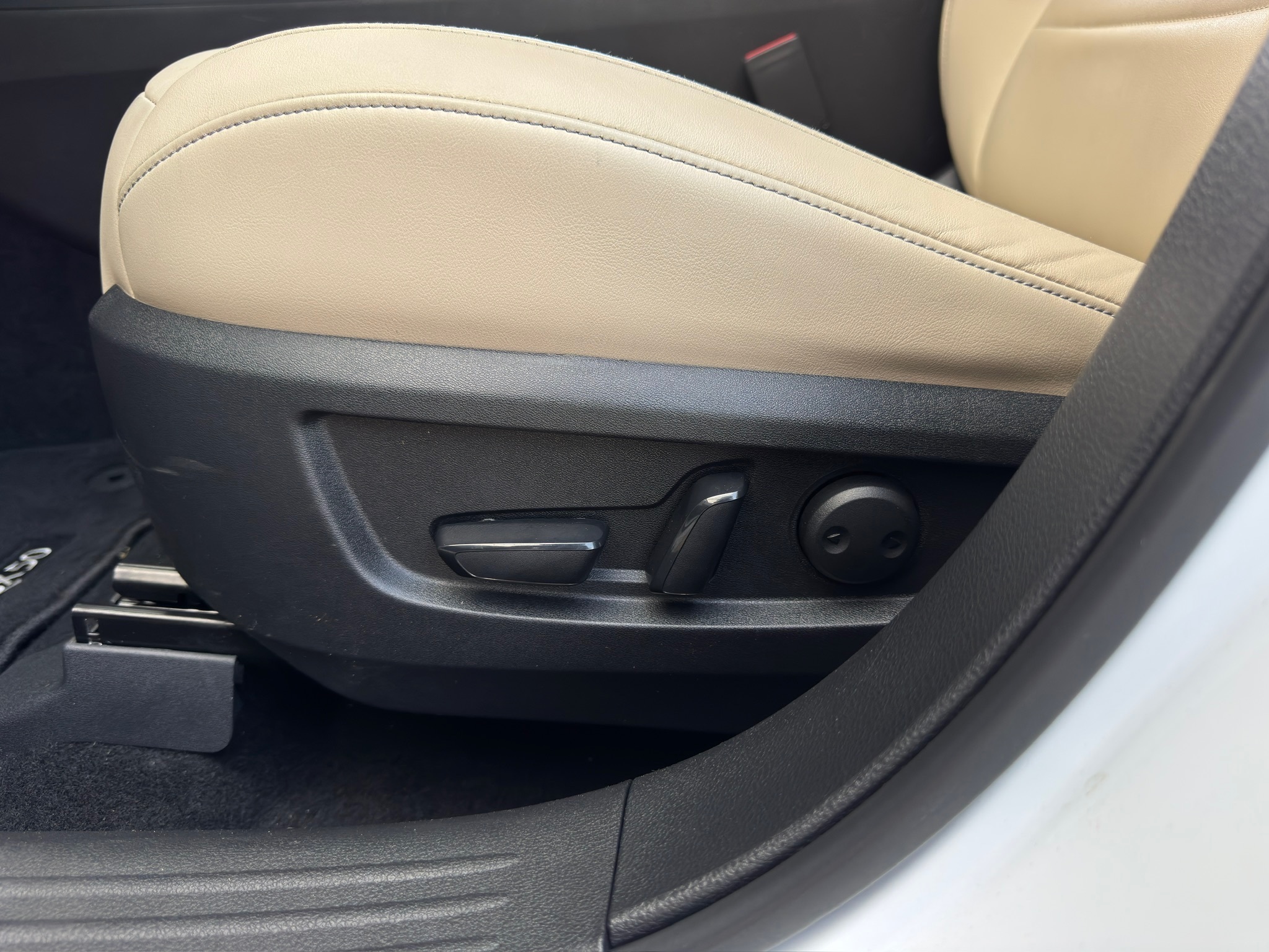 2021 INFINITI QX50 LUXE White at North Houston Mitsubishi