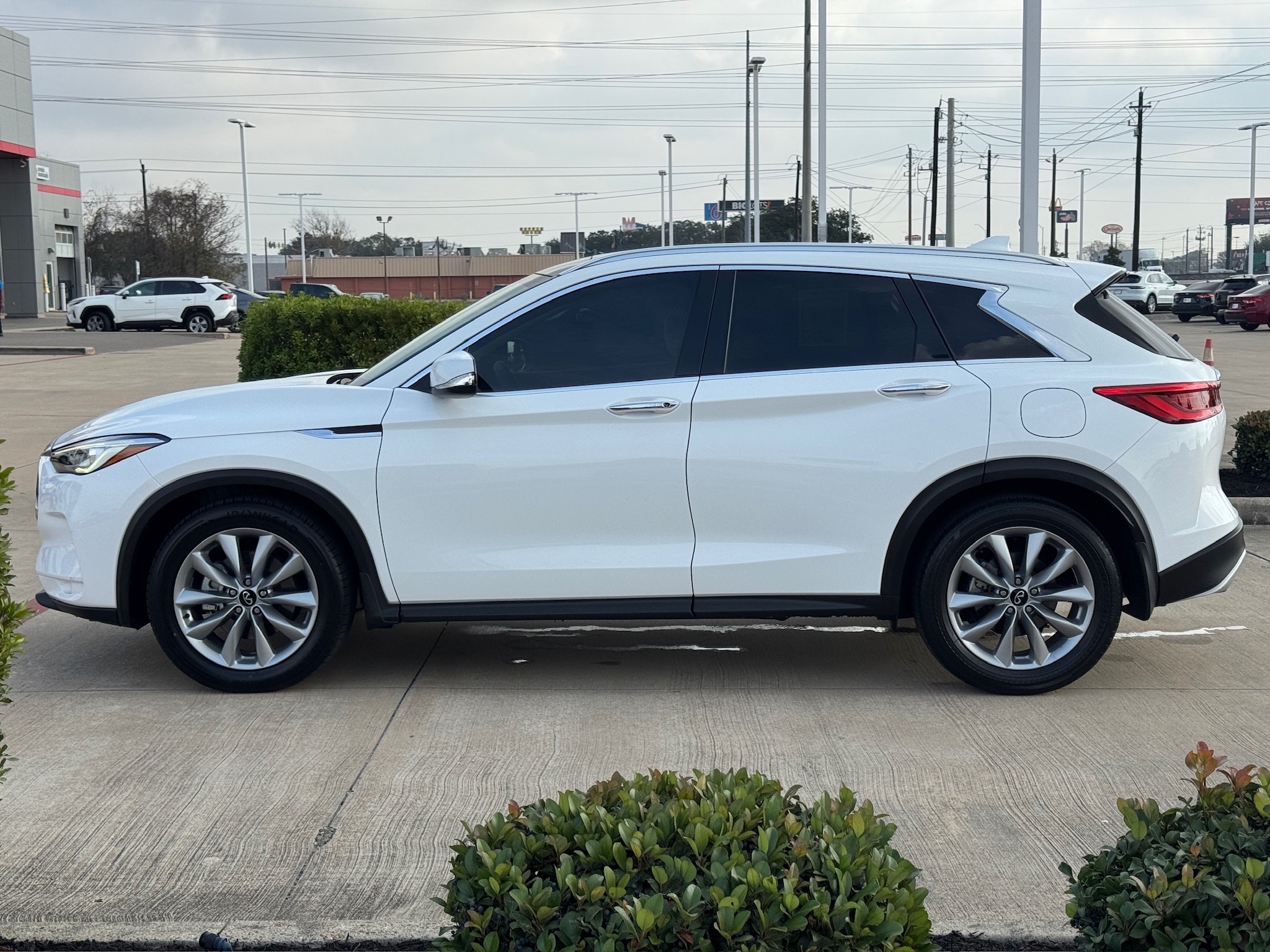 2021 INFINITI QX50 LUXE White at North Houston Mitsubishi