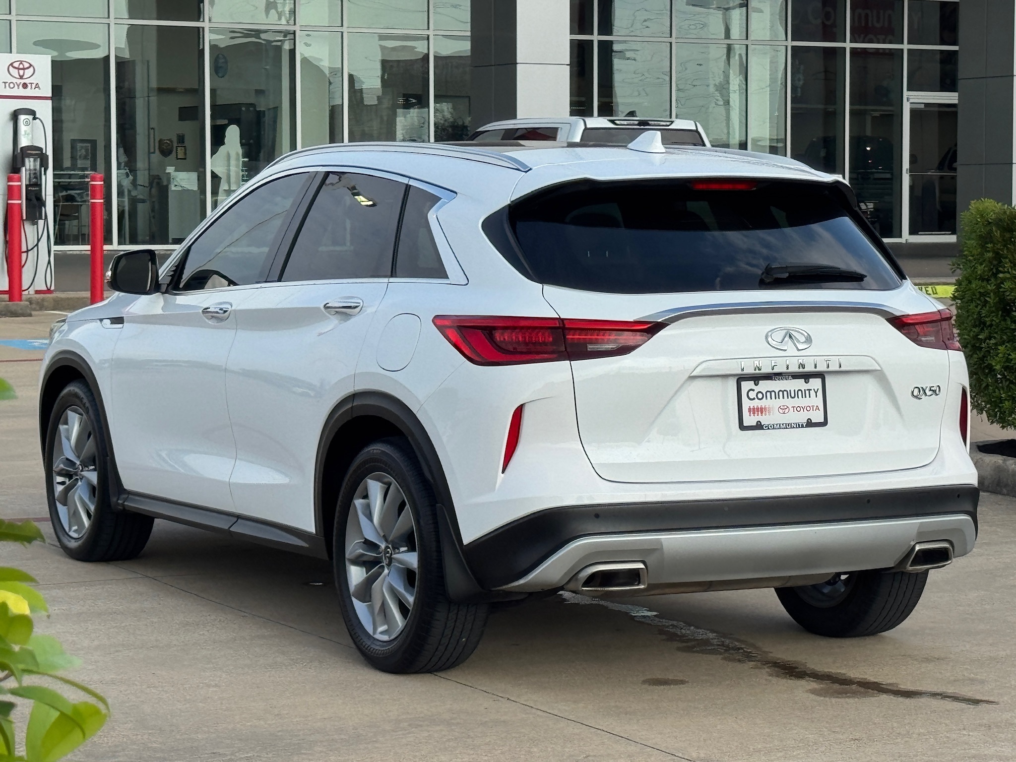 2021 INFINITI QX50 LUXE White at North Houston Mitsubishi