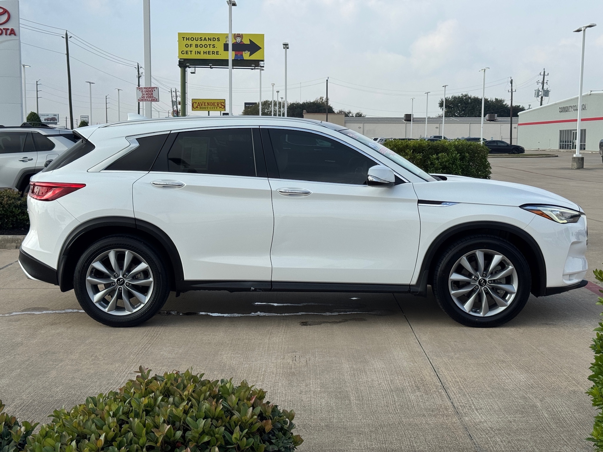 2021 INFINITI QX50 LUXE White at North Houston Mitsubishi