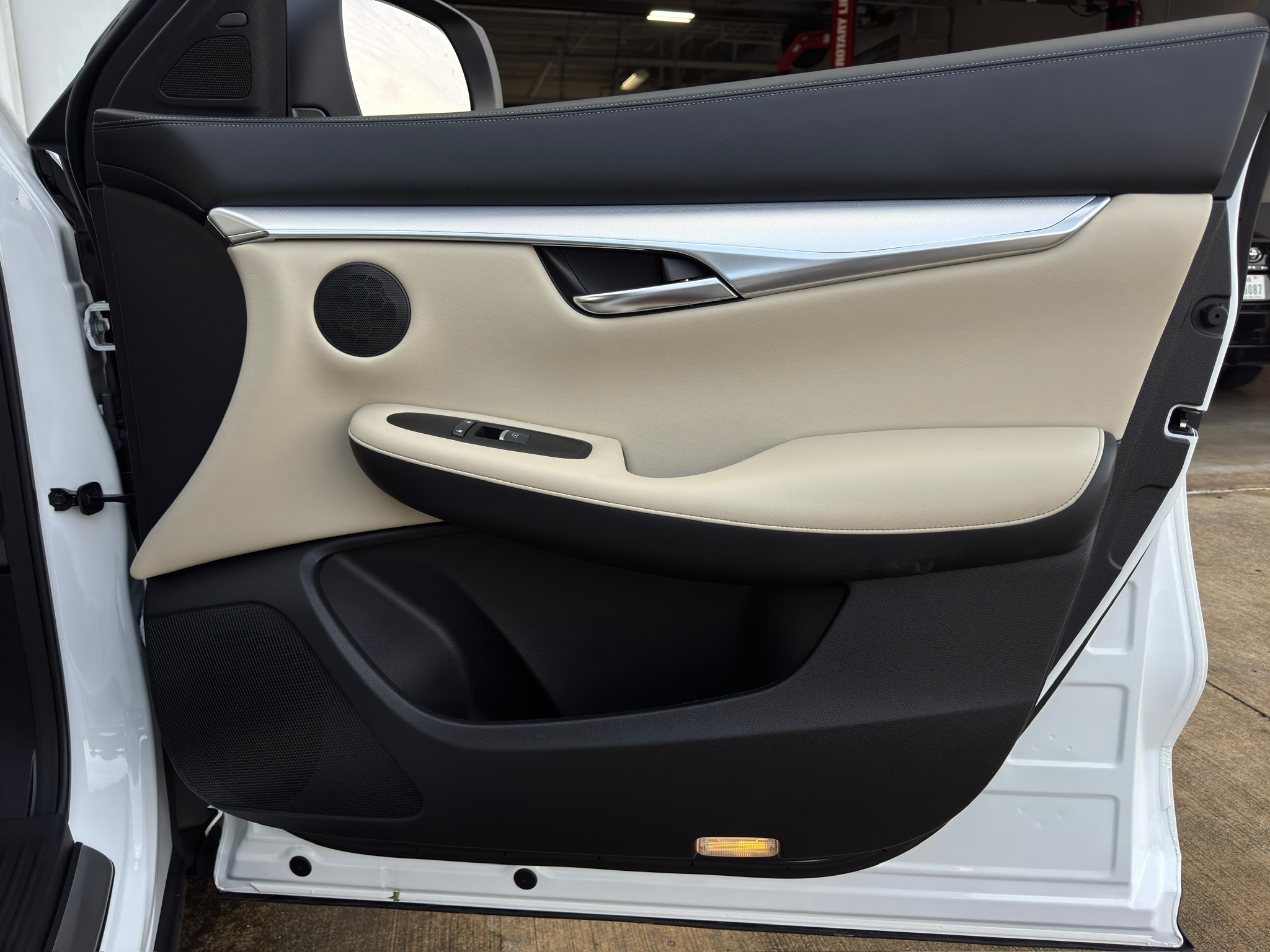 2021 INFINITI QX50 LUXE White at North Houston Mitsubishi