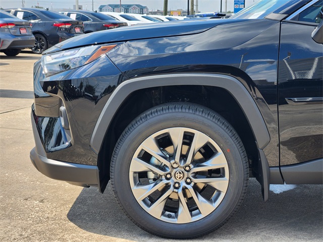 2025 Toyota RAV4 XLE Premium - 4
