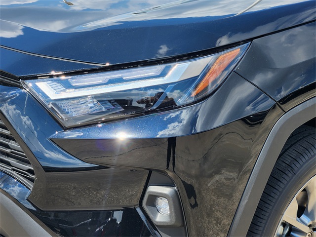 2025 Toyota RAV4 XLE Premium - 5