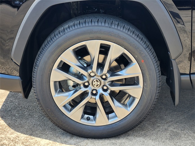 2025 Toyota RAV4 XLE Premium - 6