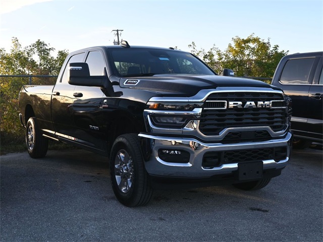 2025 RAM 3500 Big Horn Crew Cab LB 4WD