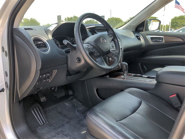 2020 Nissan Pathfinder Platinum Silver at Bravo Nissan