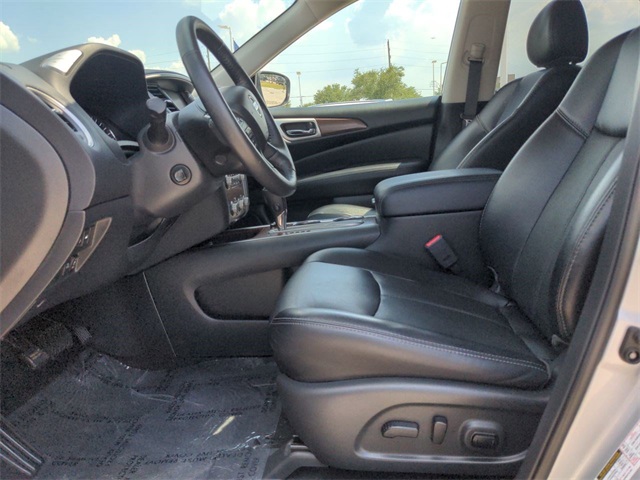 2020 Nissan Pathfinder Platinum Silver at Bravo Nissan