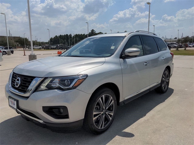 2020 Nissan Pathfinder Platinum Silver at Bravo Nissan