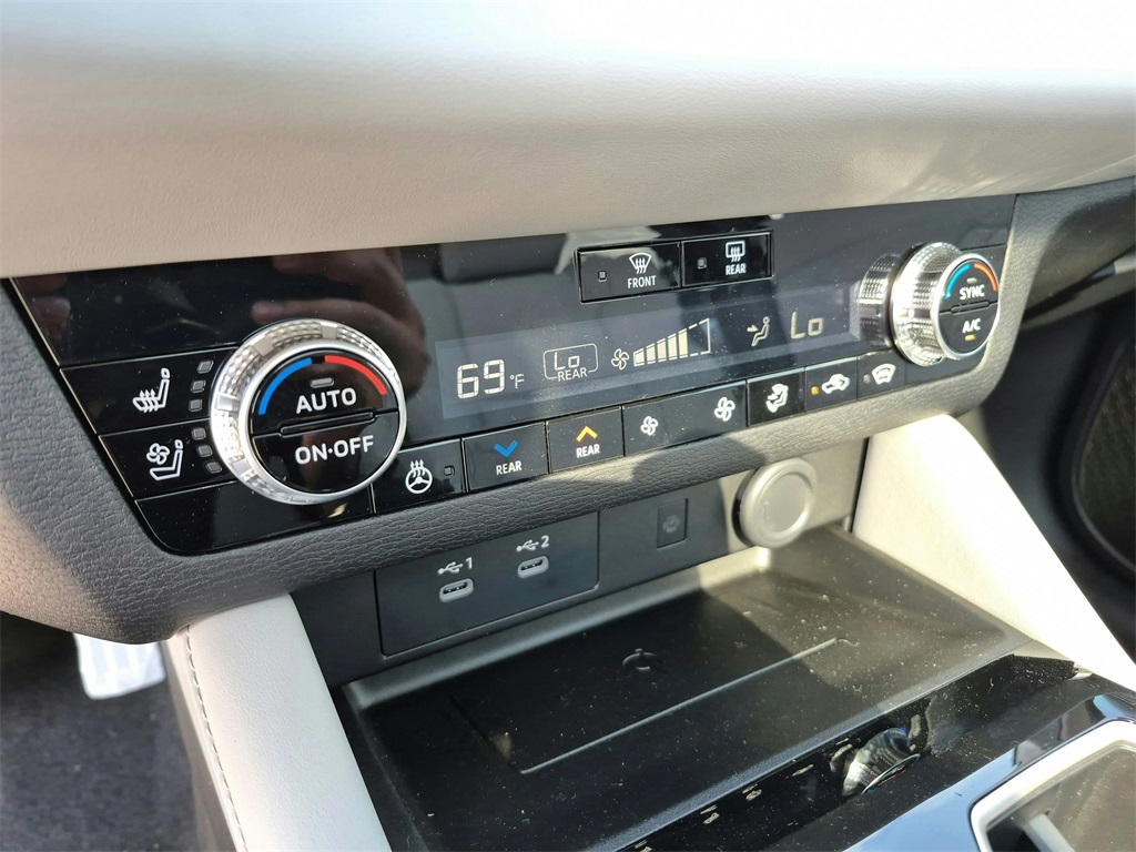 2025 Mitsubishi Outlander SEL Black at Baytown Hyundai