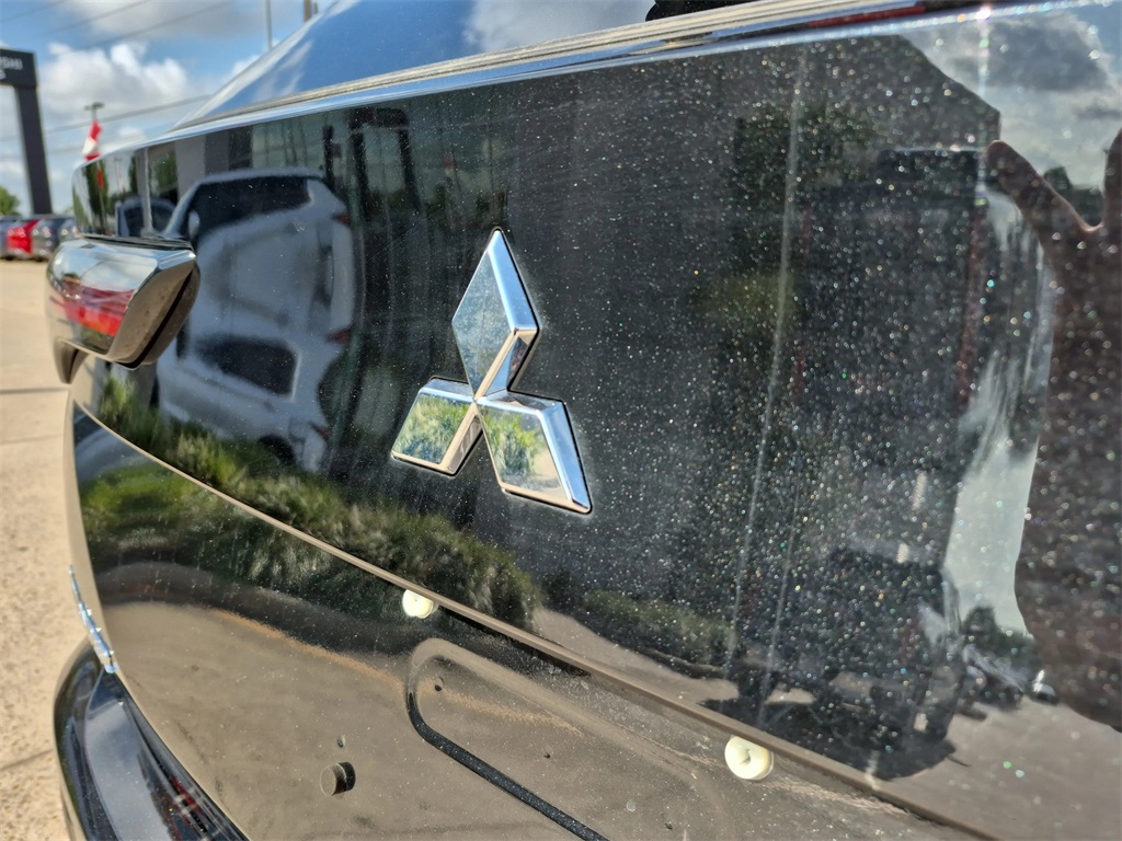2025 Mitsubishi Outlander SEL Black at Baytown Hyundai