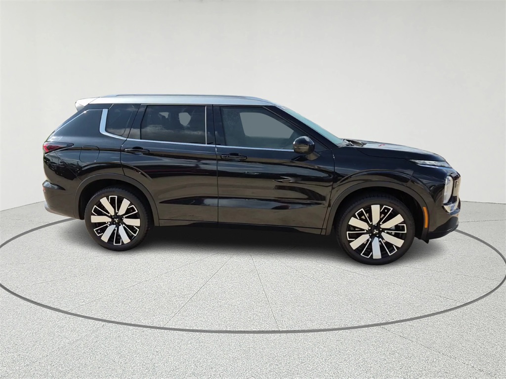 2025 Mitsubishi Outlander SEL Black at Baytown Hyundai