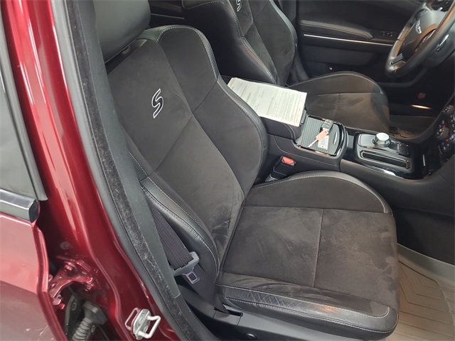 2018 – Chrysler – 300