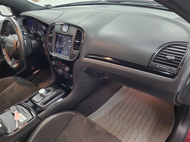 2018 – Chrysler – 300