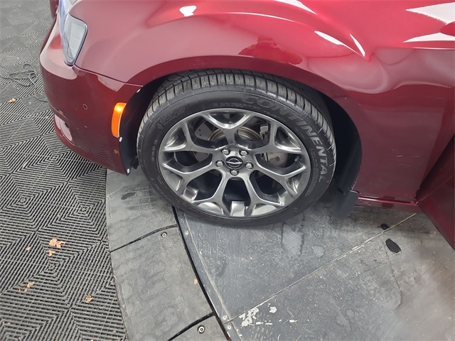 2018 – Chrysler – 300