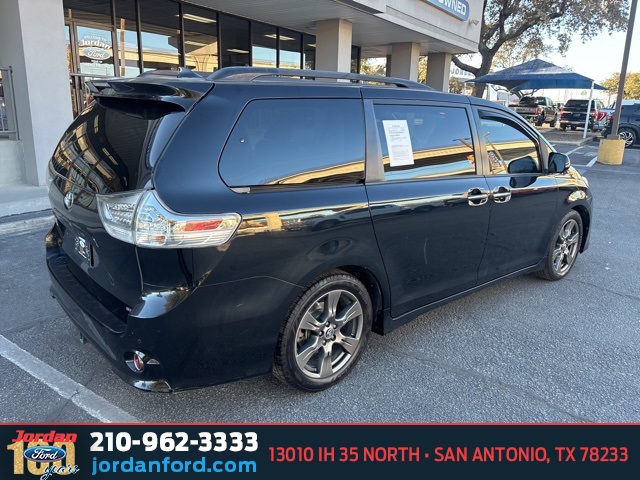 Used Car 2020 Toyota Sienna  For Sale Under $30,000 In San Antonio, Texas