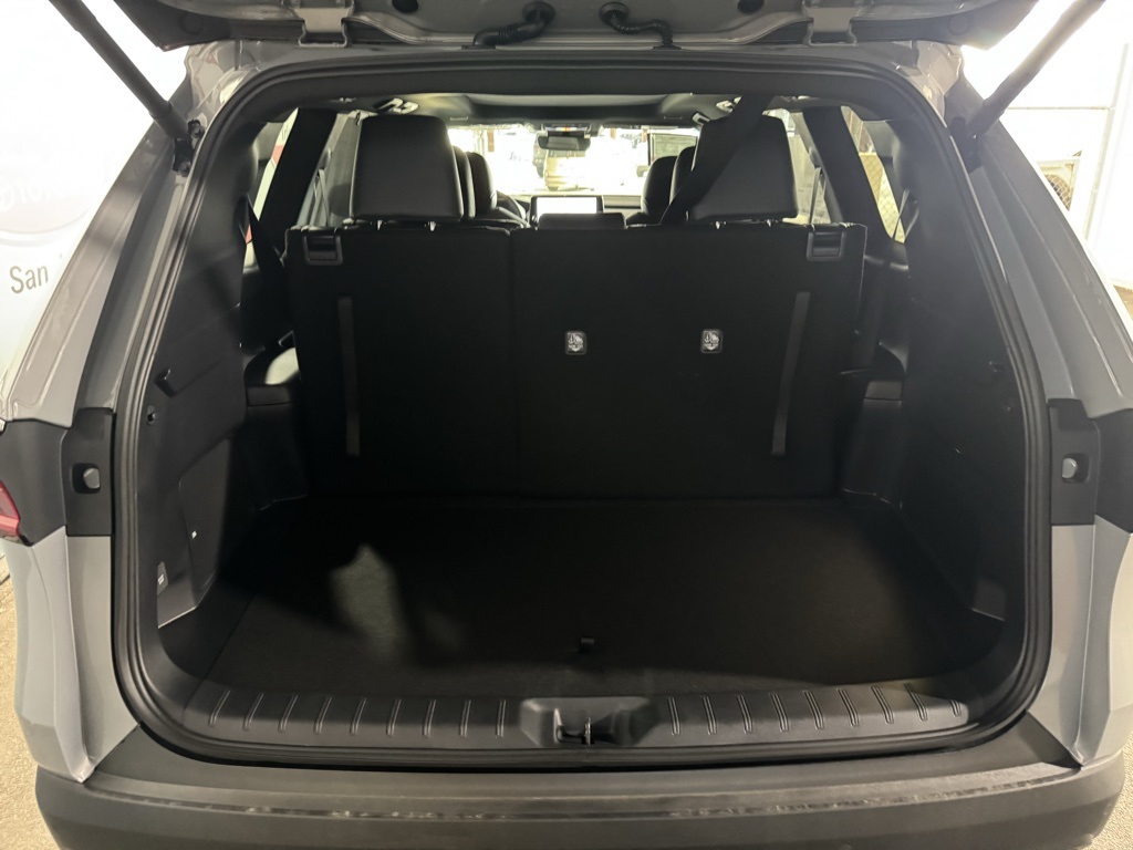 Thumbnail: 2026 Toyota Grand Highlander - 26