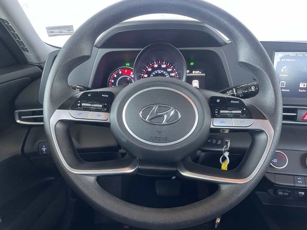 Thumbnail: 2022 Hyundai Elantra - 17