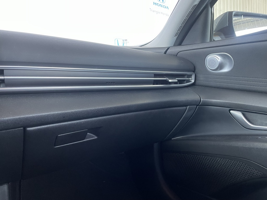 Thumbnail: 2022 Hyundai Elantra - 20