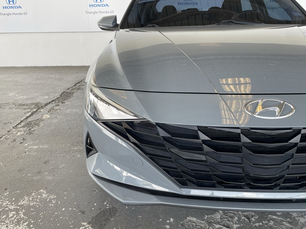 Thumbnail: 2022 Hyundai Elantra - 24
