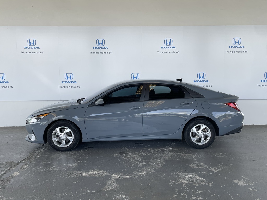 Thumbnail: 2022 Hyundai Elantra - 3