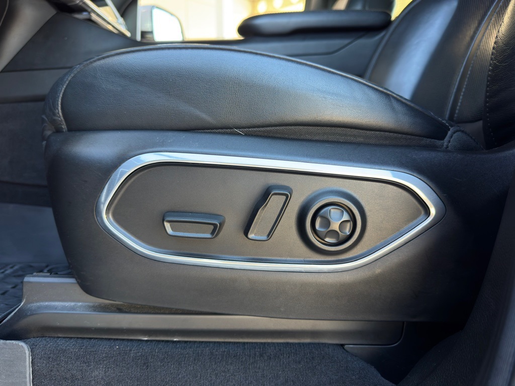 2022 Jeep Wagoneer Series III Silver at Bayshore Chrysler Jeep Dodge Ram