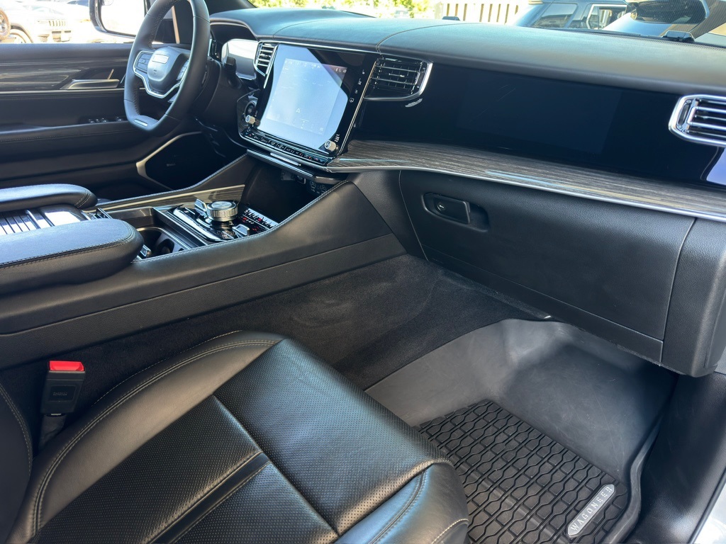 2022 Jeep Wagoneer Series III Silver at Bayshore Chrysler Jeep Dodge Ram