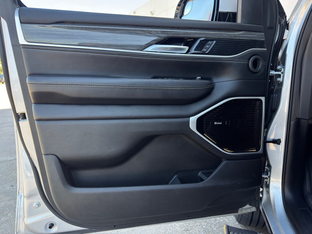 2022 Jeep Wagoneer Series III Silver at Bayshore Chrysler Jeep Dodge Ram