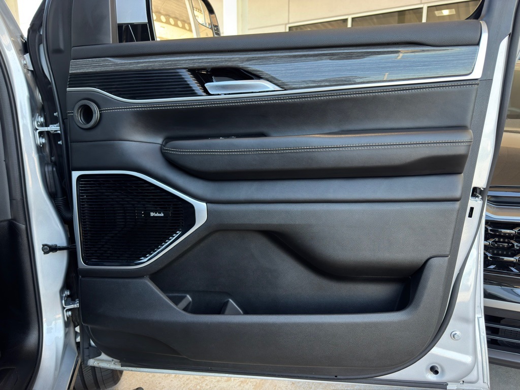 2022 Jeep Wagoneer Series III Silver at Bayshore Chrysler Jeep Dodge Ram