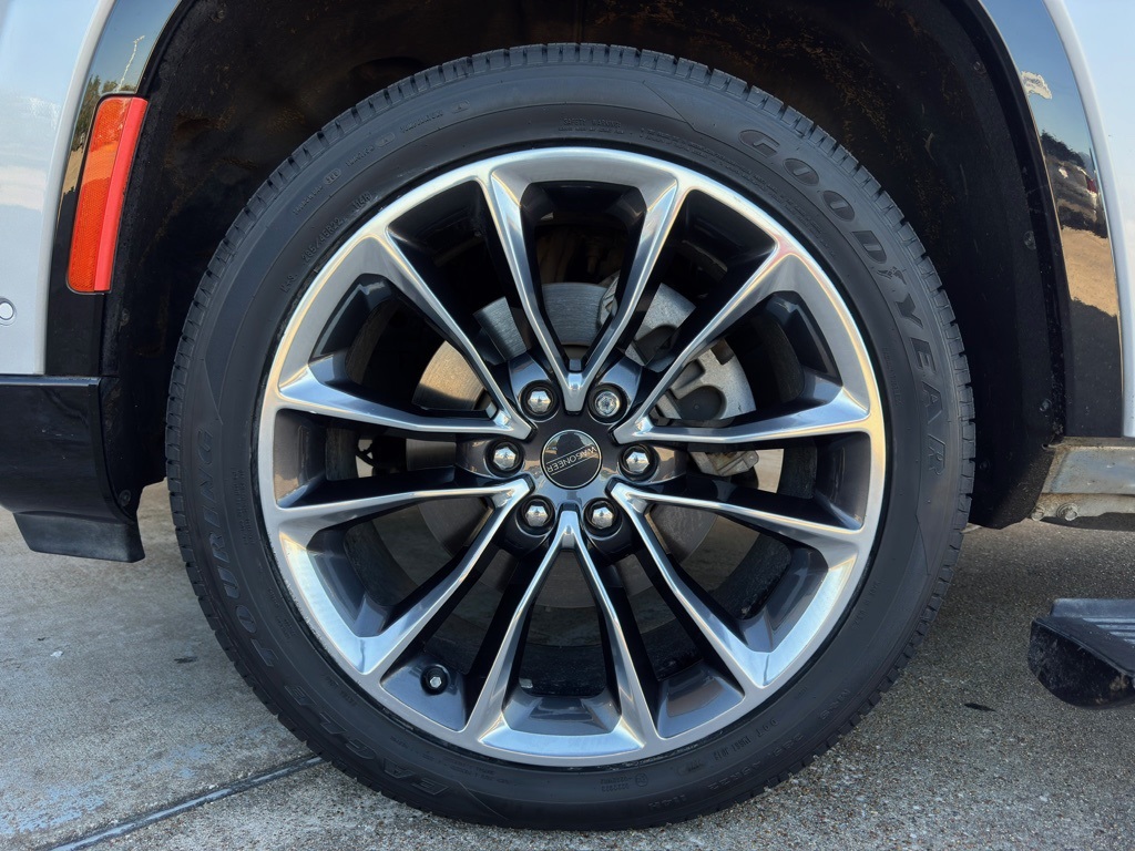 2022 Jeep Wagoneer Series III Silver at Bayshore Chrysler Jeep Dodge Ram