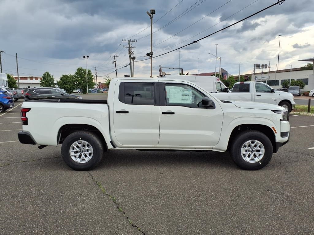 2025 Nissan Frontier Crew Cab S photo 2