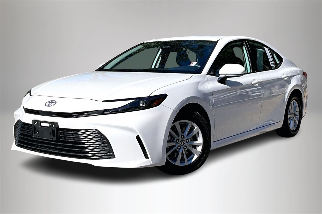 2025 Toyota Camry LE FWD