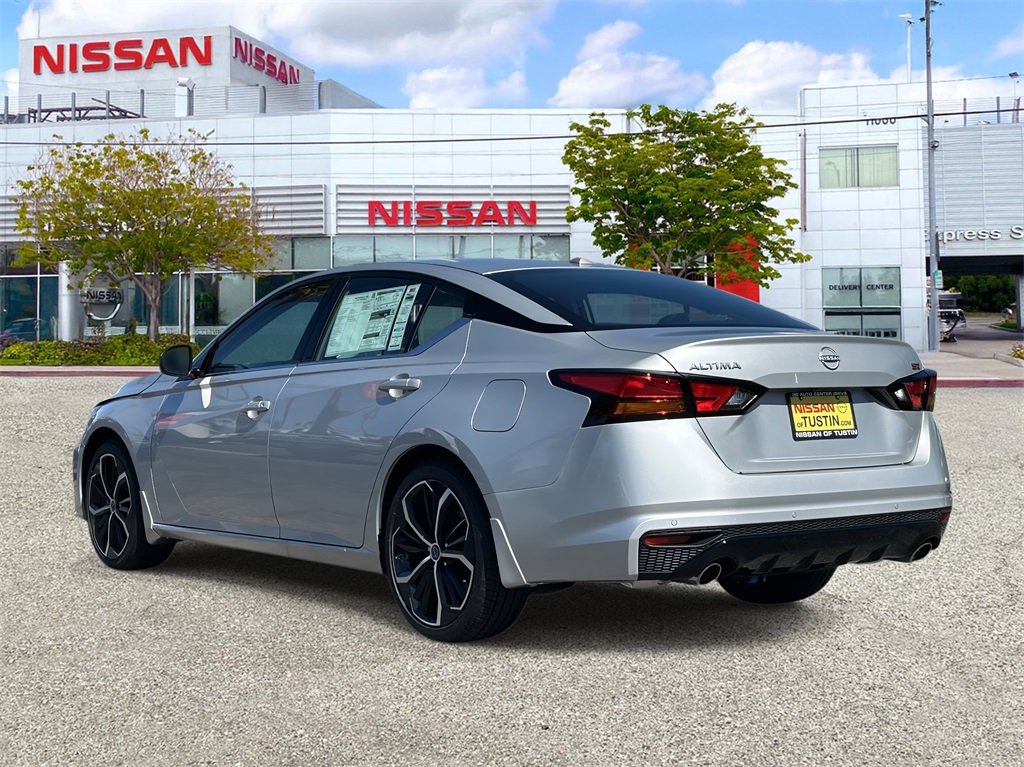 2025 Nissan Altima 2.5 SR photo 2