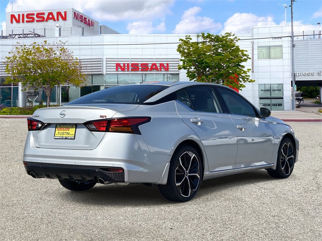 2025 Nissan Altima 2.5 SR photo 4