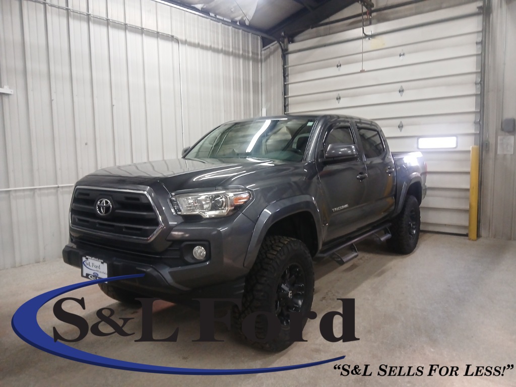 2017 Toyota Tacoma SR5 V6 Double Cab 4WD