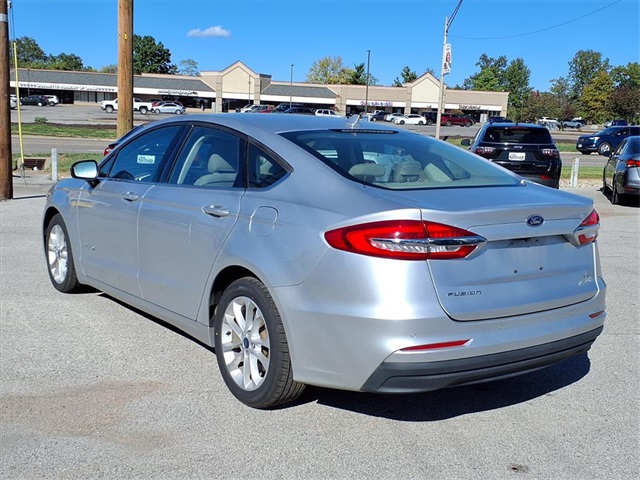 Used 2019 Ford Fusion Hybrid SE with VIN 3FA6P0LU3KR263399 for sale in Fenton, MO