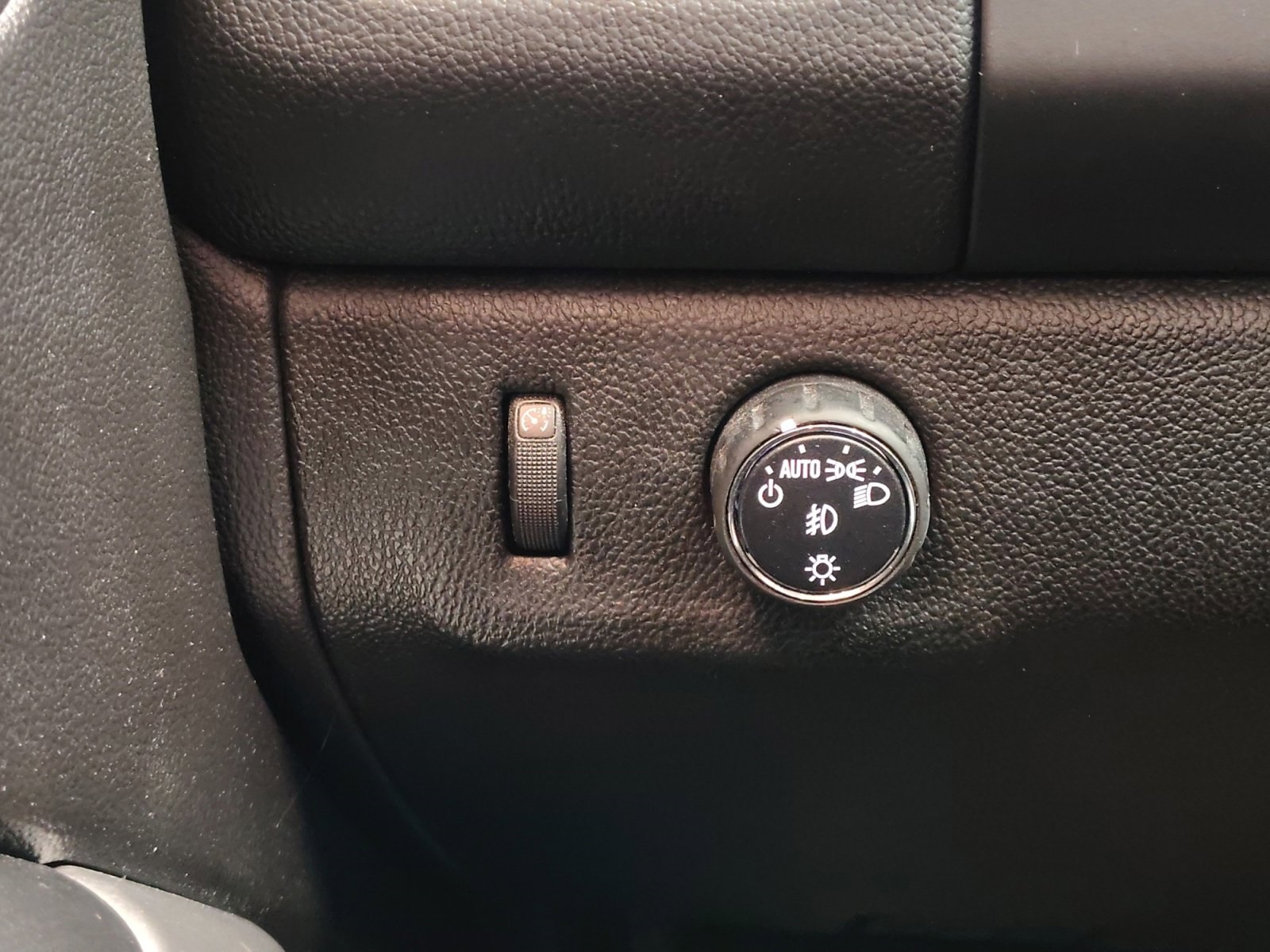 Used Car 2019 Chevrolet Colorado  Lt For Sale Under $25,000 In San Antonio, Texas