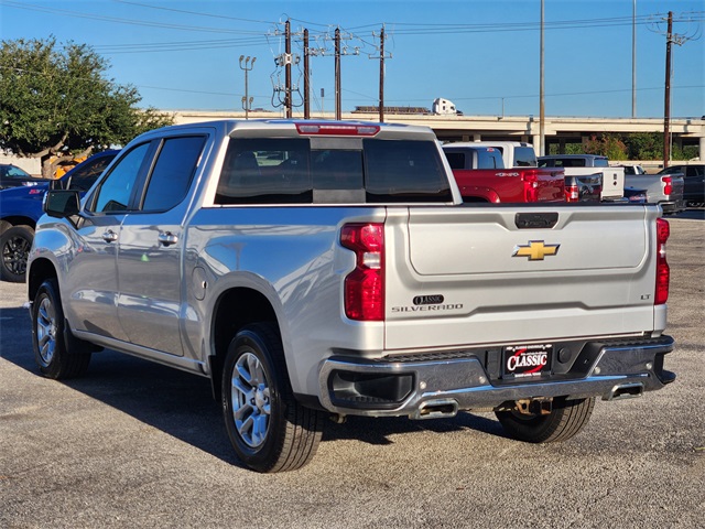 2022 Chevrolet Silverado 1500 LT - 4