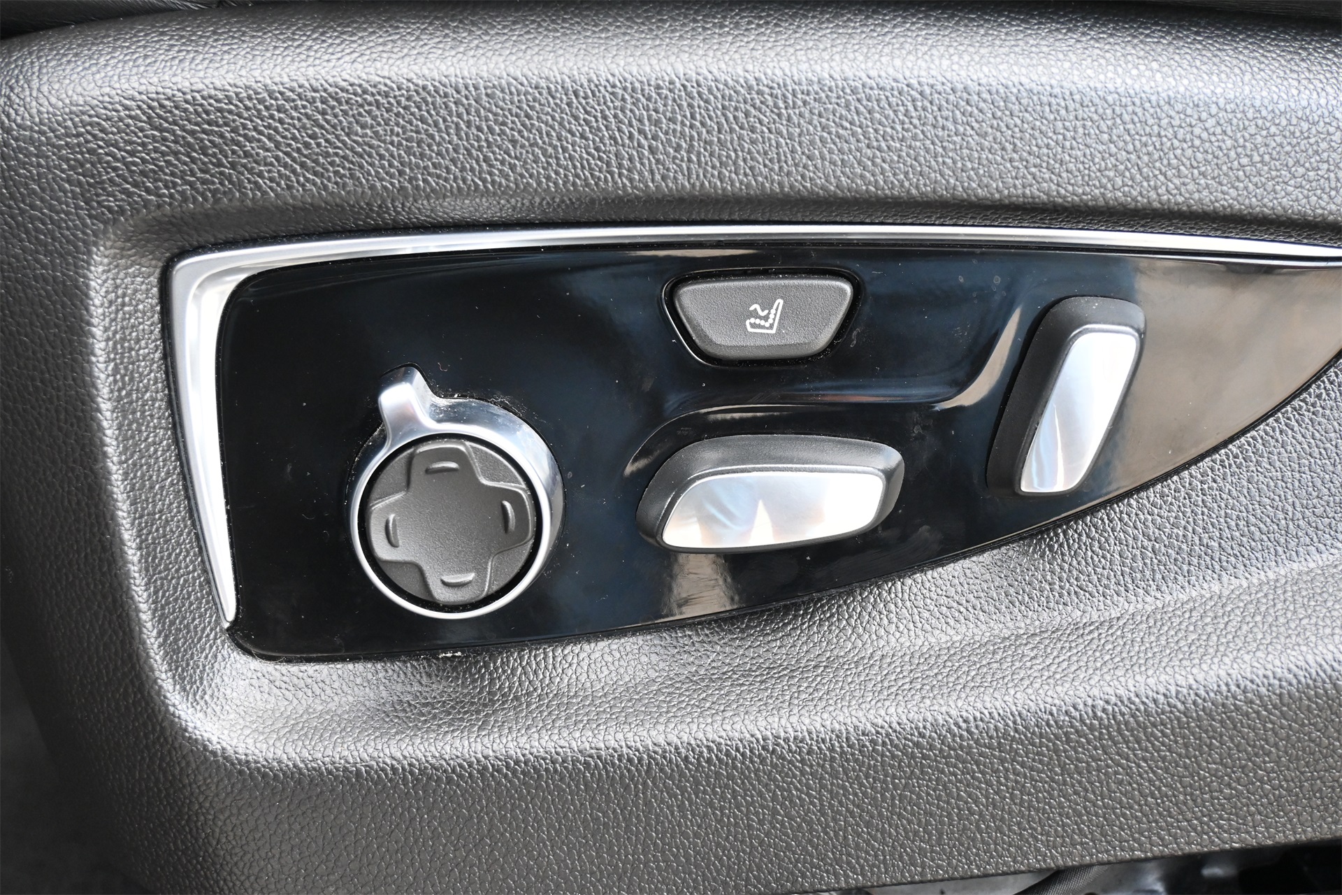 2019 Cadillac Escalade ESV Platinum Edition Black at Tom Peacock Cadillac