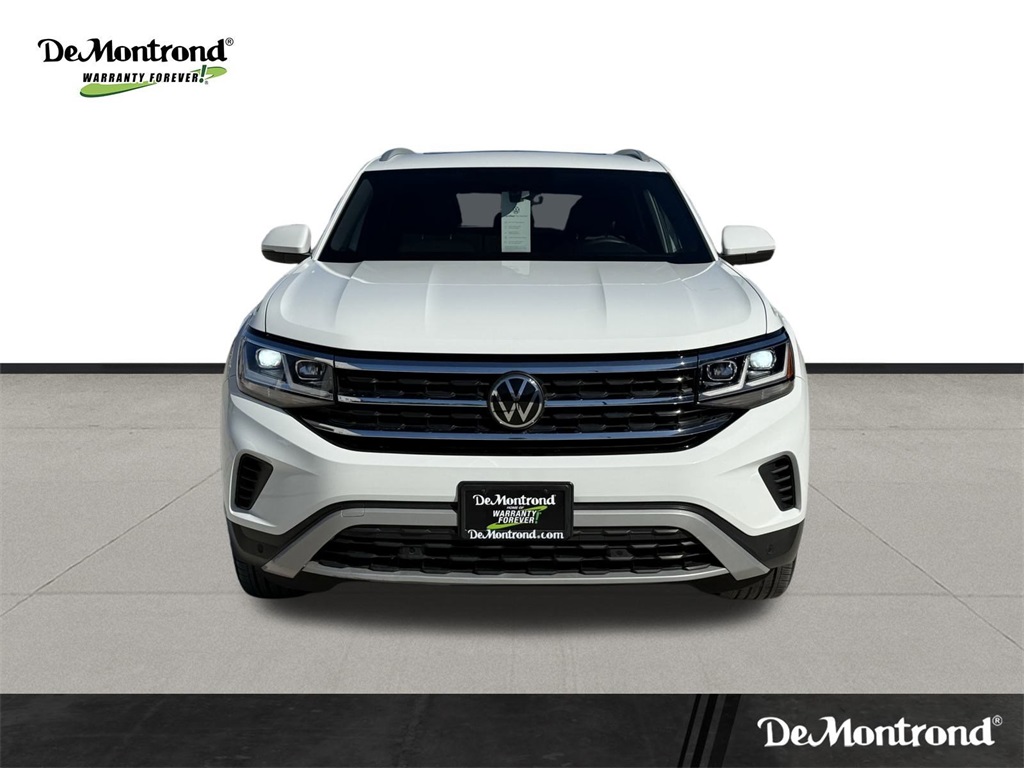 2021 Volkswagen Atlas Cross Sport 2.0T SE w/Technology White at DeMontrond Auto Country