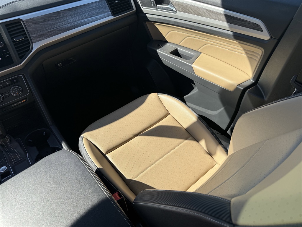 2021 Volkswagen Atlas Cross Sport 2.0T SE w/Technology White at DeMontrond Auto Country