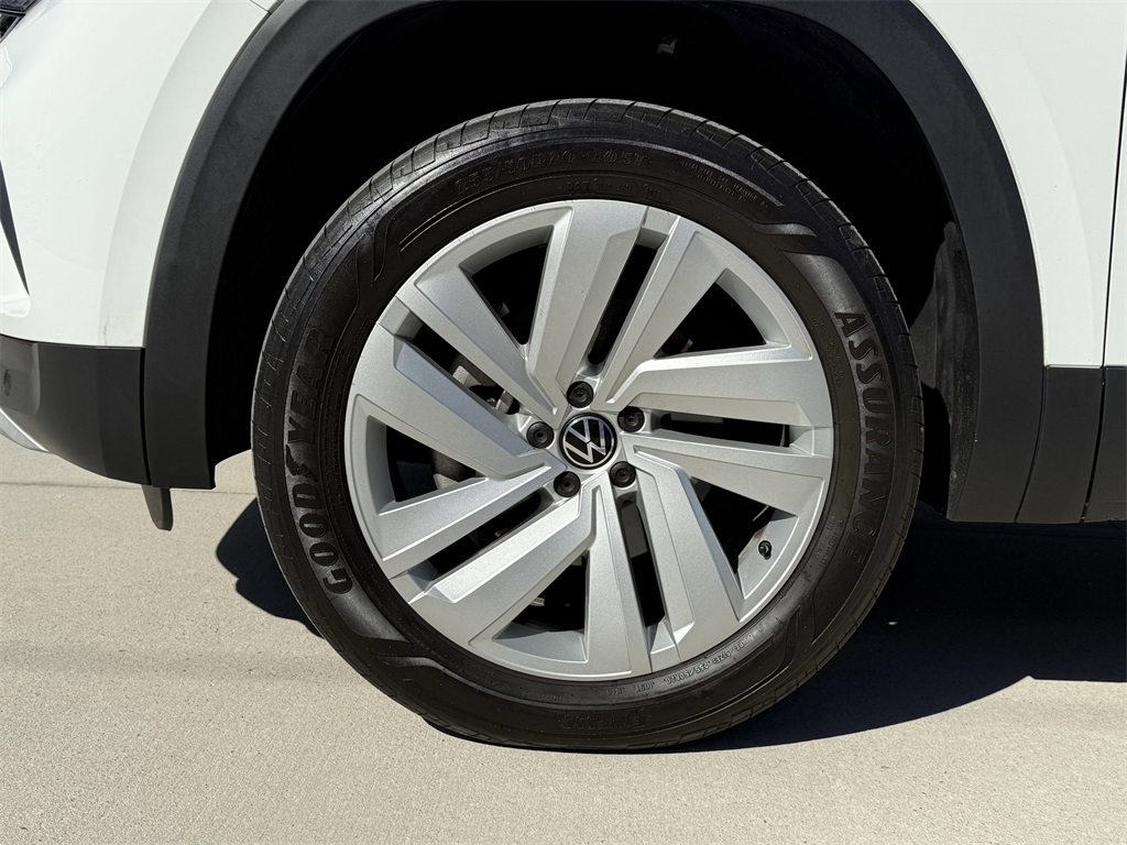 2021 Volkswagen Atlas Cross Sport 2.0T SE w/Technology White at DeMontrond Auto Country