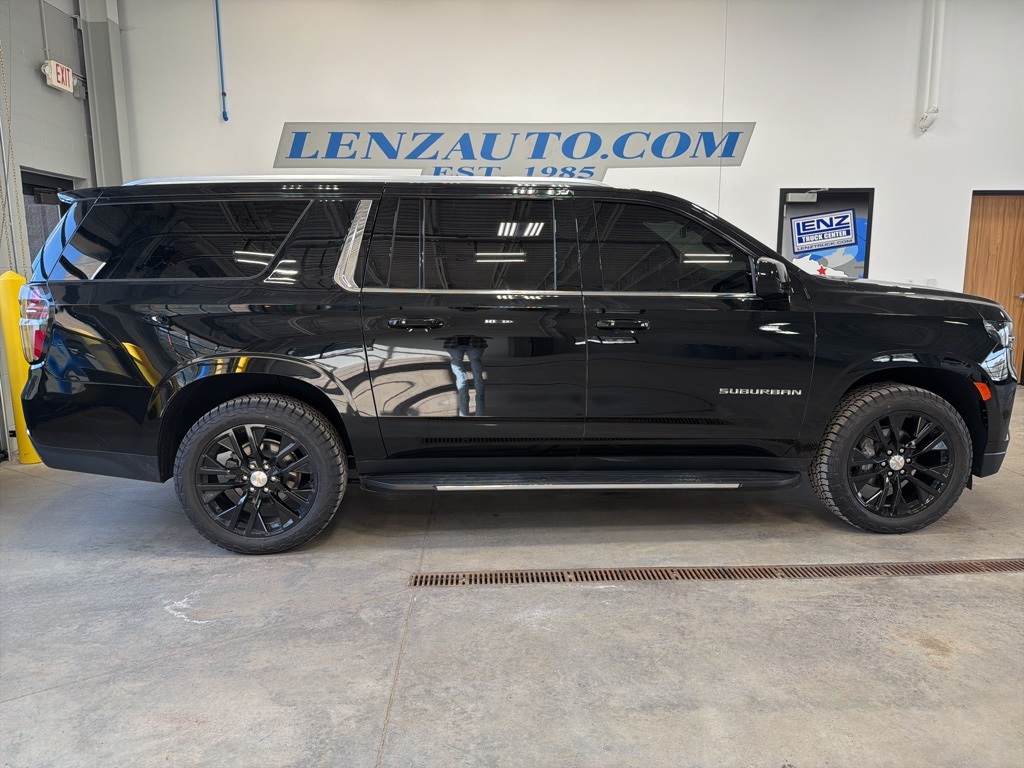 2023 Chevrolet Suburban LS 4WD